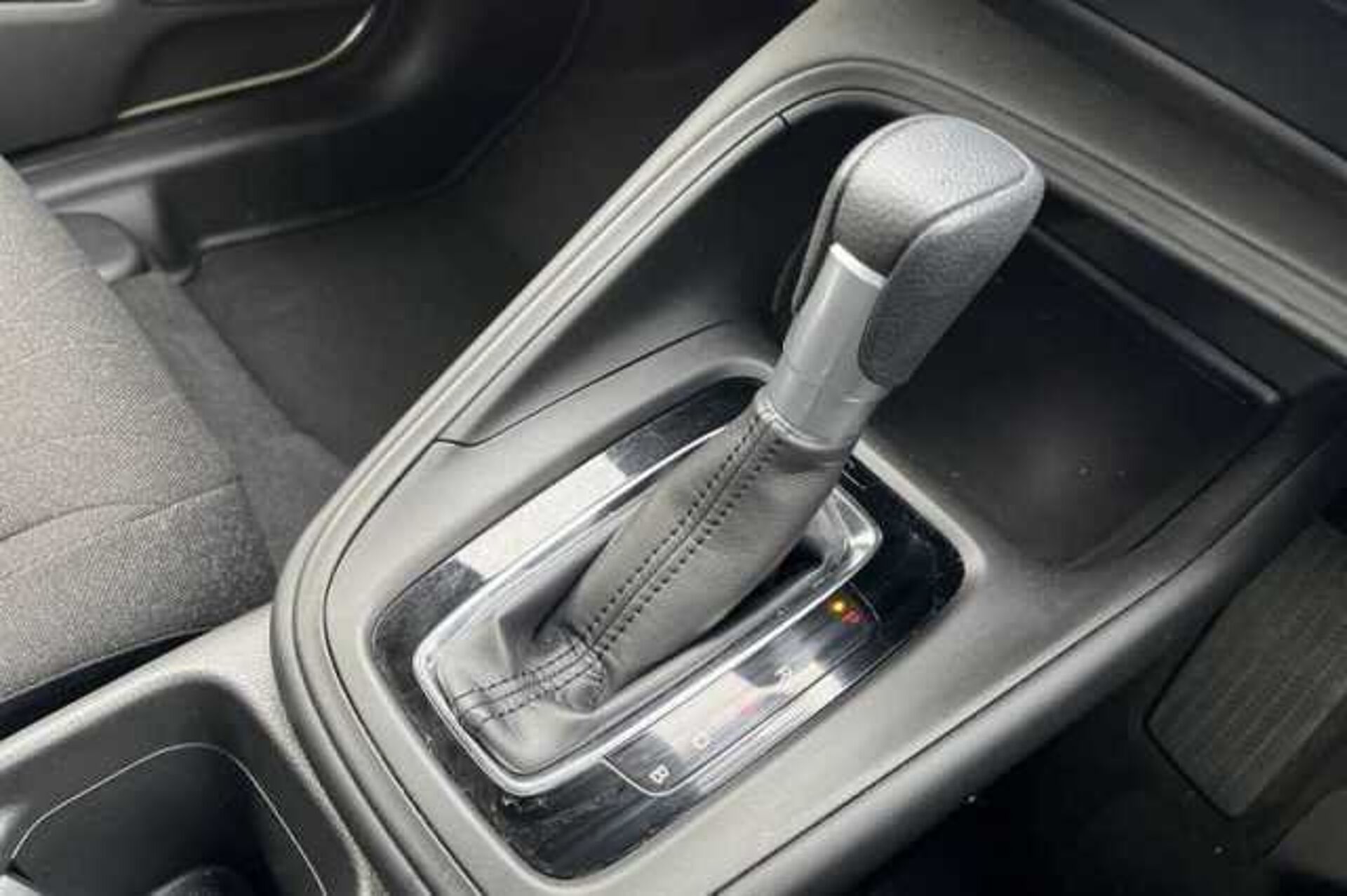 Honda HR-V Hybrid 1.5 EHEV ELEGANCE 5DR CVT 