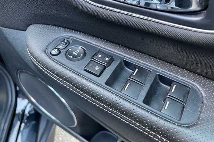 Honda HR-V 1.5 i-VTEC Black Edition CVT 5dr 